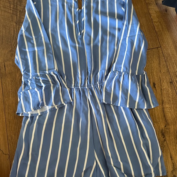 Girls Abercrombie and Fitch romper - Picture 4 of 4